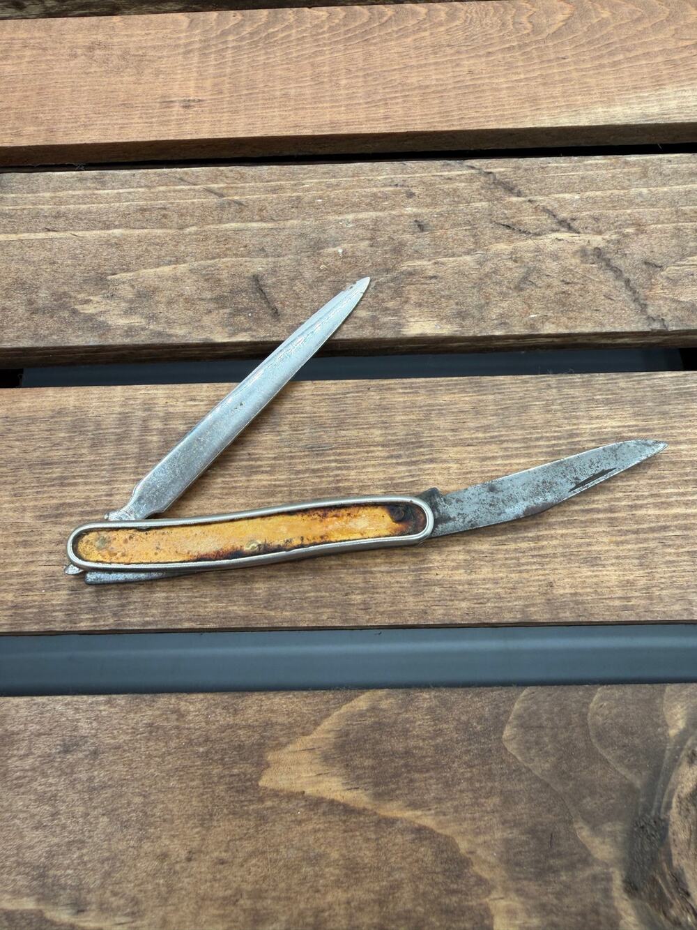 Vintage 2 Blade Folding Fruit Melon Citrus Tester Pocket Knife -Yellow Handle